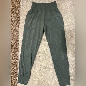 Athleta salutation joggers gently used small